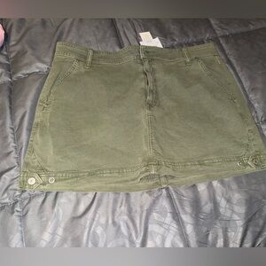 American Eagle High-Rise Mini Stretch Skirt in Olive Green